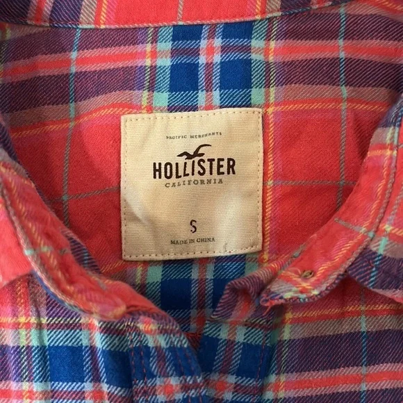 HOLLISTER — pink & blue plaid button down - Picture 3 of 4
